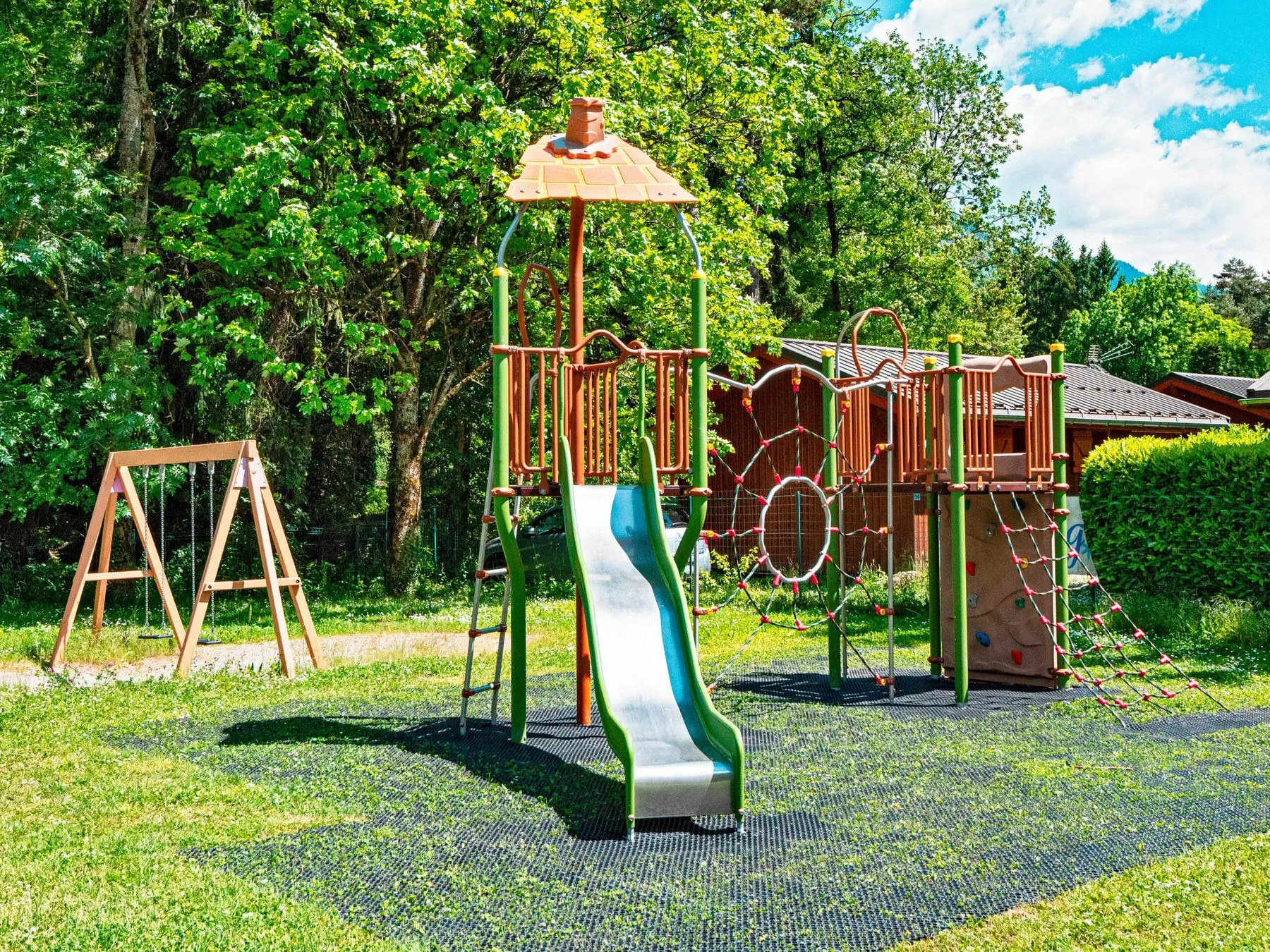 Children’s playground at Camping des Neiges