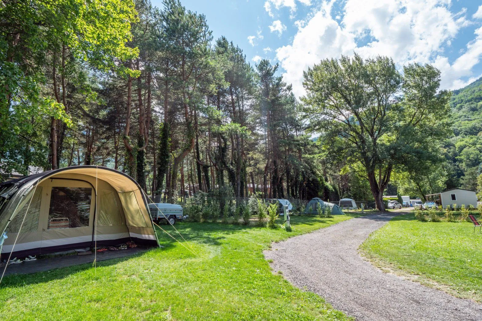 Allée du Camping des Neiges