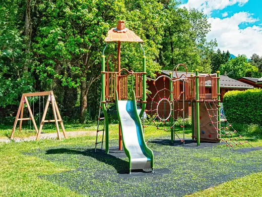 Speeltuin voor kinderen van Camping des Neiges