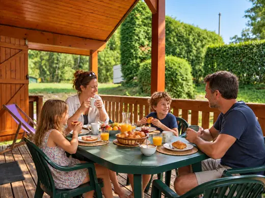 Houten chalet op Camping des Neiges in de Savoie