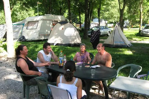 Kampeerplaats voor tent en caravan op Camping des Neiges in de Savoie