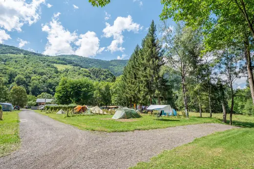 Kampeerplaats voor tent en caravan op Camping des Neiges in de Savoie
