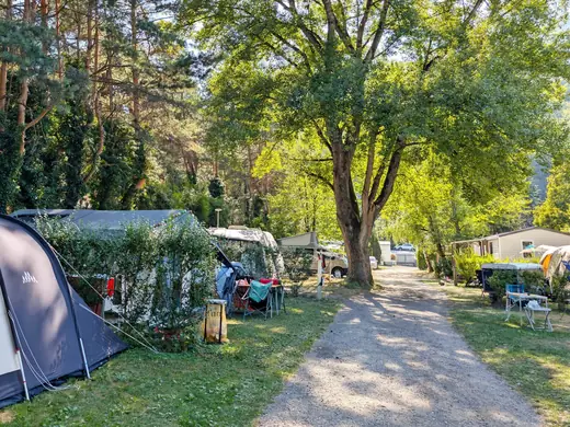 Kampeerplaats voor tent en caravan op Camping des Neiges in de Savoie