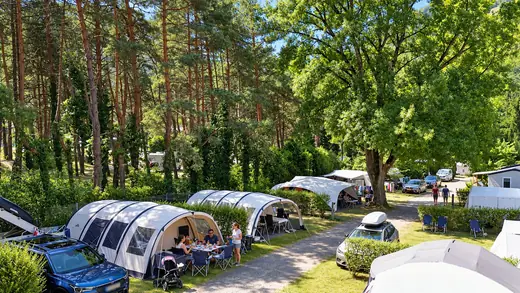 Kampeerplaats voor tent en caravan op Camping des Neiges in de Savoie