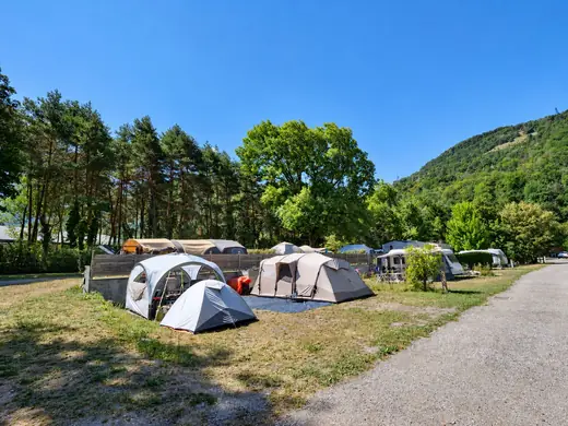 Kampeerplaats voor tent en caravan op Camping des Neiges in de Savoie