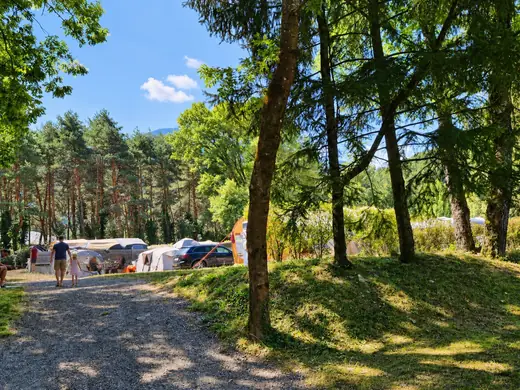 Kampeerplaats voor tent en caravan op Camping des Neiges in de Savoie