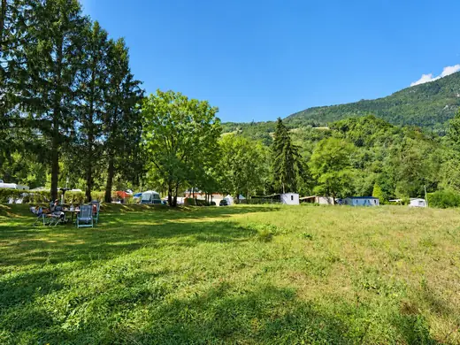 Kampeerplaats voor tent en caravan op Camping des Neiges in de Savoie