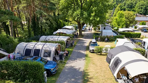 Kampeerplaats voor tent en caravan op Camping des Neiges in de Savoie