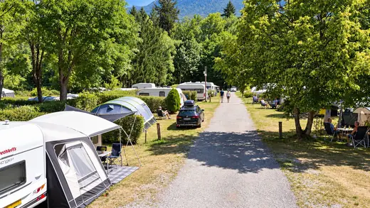 Kampeerplaats voor tent en caravan op Camping des Neiges in de Savoie