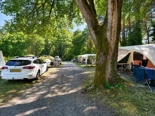Kampeerplaats voor tent en caravan op Camping des Neiges in de Savoie