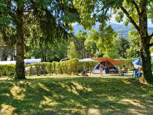 Kampeerplaats voor tent en caravan op Camping des Neiges in de Savoie