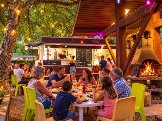 Snackbar en eten en drinken op Camping des Neiges