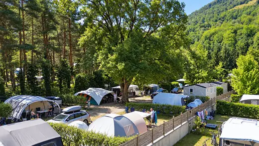 Luchtfoto van de kampeerplaatsen van Camping des Neiges in de Savoie